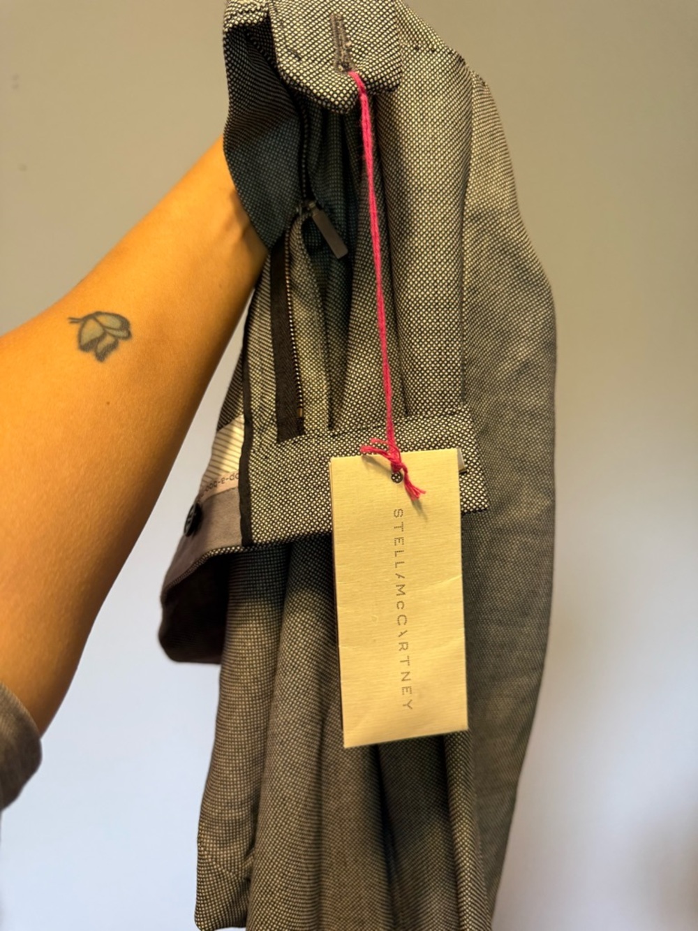 Stella McCartney | Gray Textured Dress Pants - 40 - Picture 7 of 8
